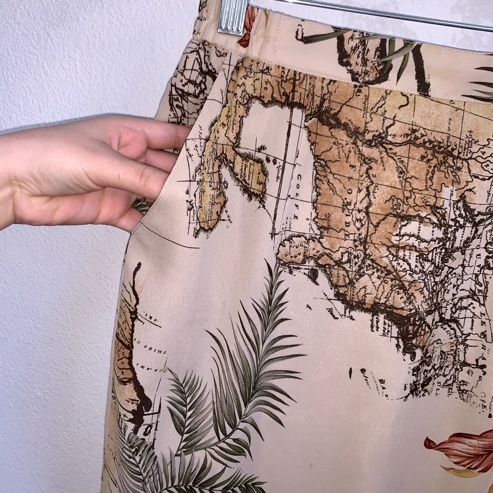 SOLD Vintage | Continent Globe Midi Straight Skirt - Picture 3 of 7